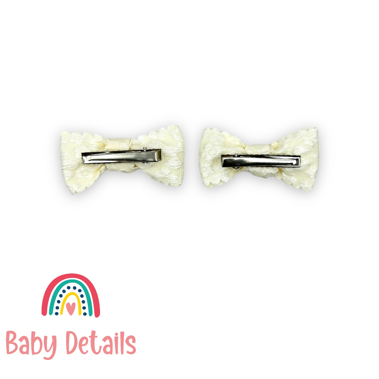 Set of 2 floral hair clips - off white