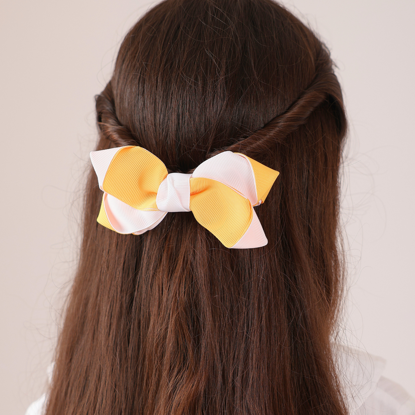مشبك شعر بفيونكة ملتوية كبيرة - أبيض وأصفر مشمس