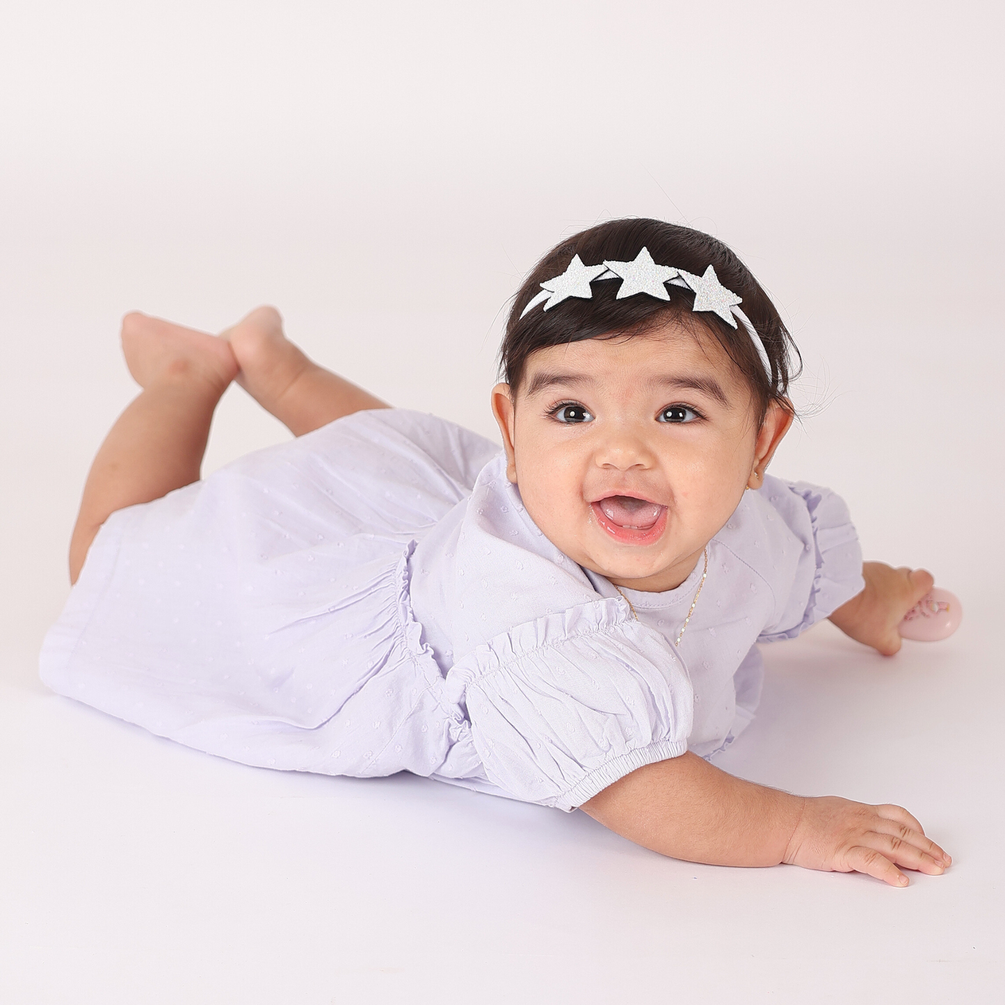 طوق 3 نجوم - أبيض مطفي